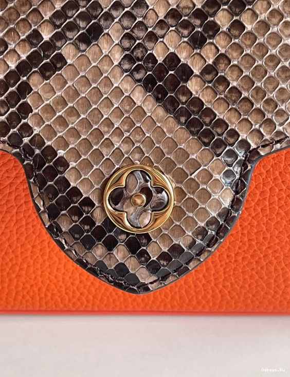 LOUIS MINI CAPUCINES VUITTON 0309